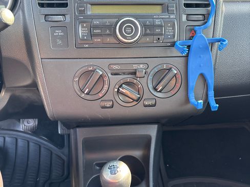 Used 2011 Nissan Versa 1.8 S w/ Plus Pkg image 8