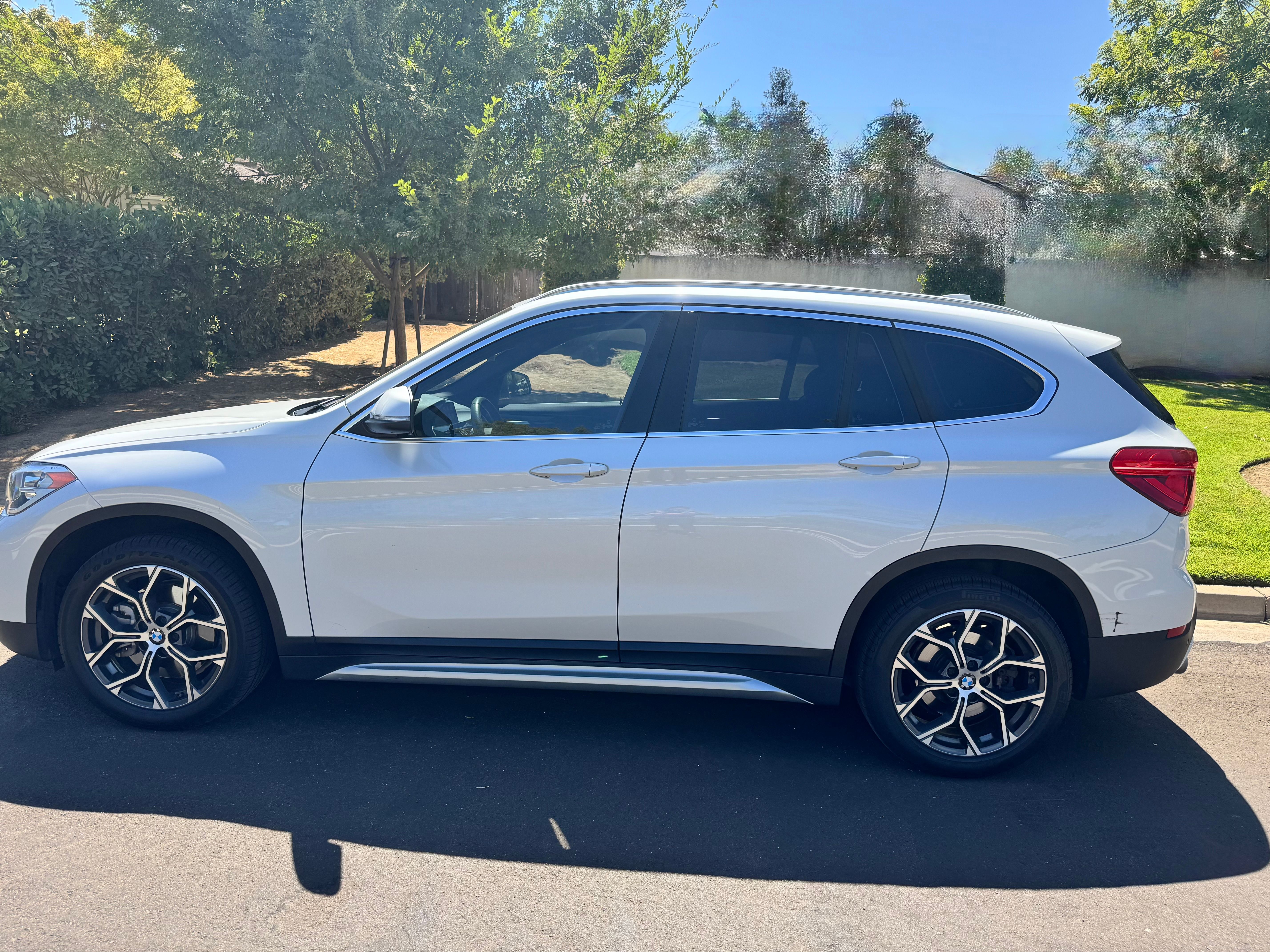 Used 2021 BMW X1 xDrive28i w/ Convenience Package AWD/4WD image 2