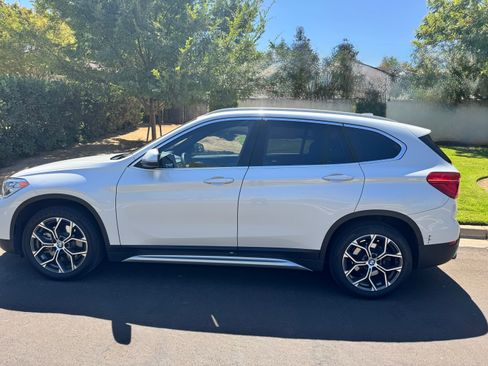 Used 2021 BMW X1 xDrive28i w/ Convenience Package AWD/4WD image 2