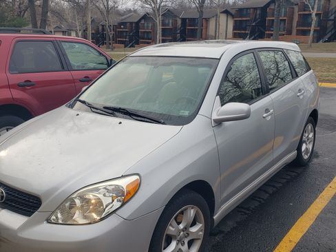 Used 2008 Toyota Matrix XR image 2
