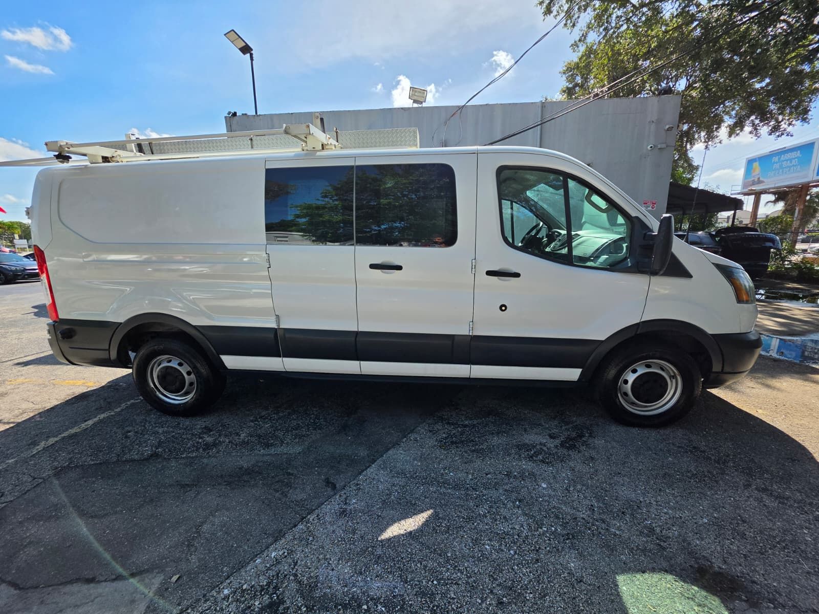 Used 2015 Ford Transit 250 148 Low Roof RWD image 1