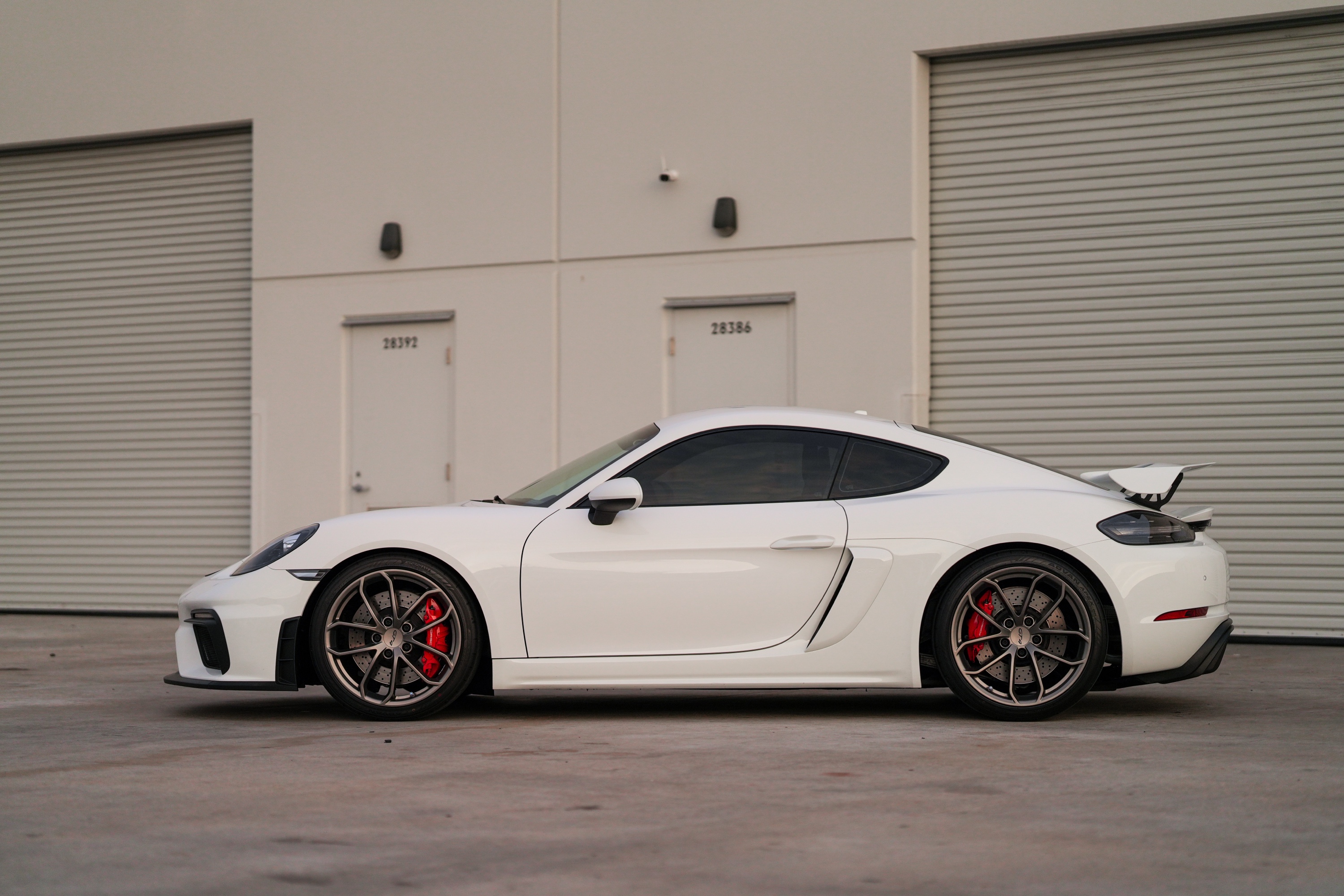 Used 2021 Porsche 718 Cayman GT4 RWD image 6