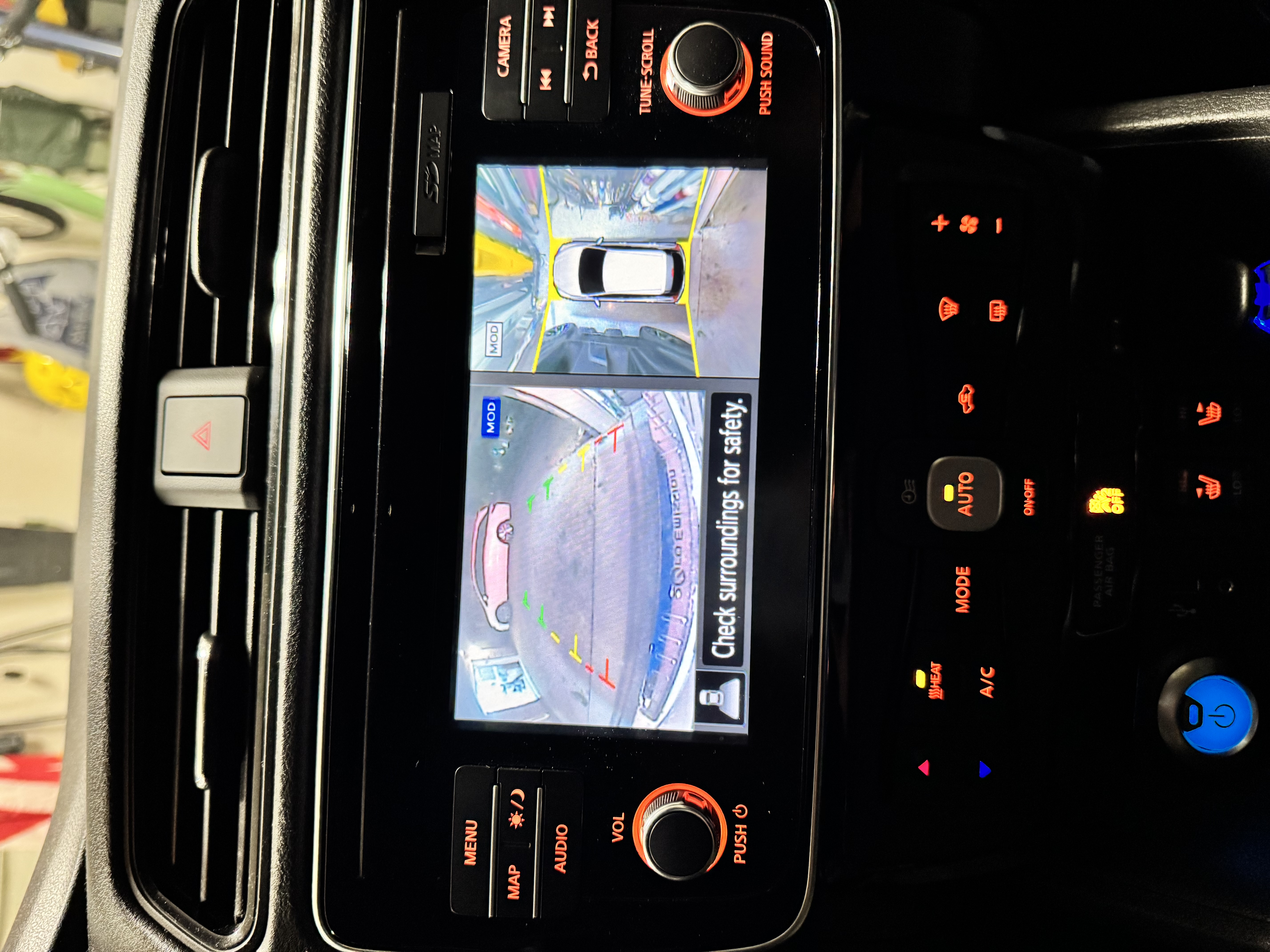 Used 2018 Nissan Leaf SL w/ SL Technology Package FWD image 10