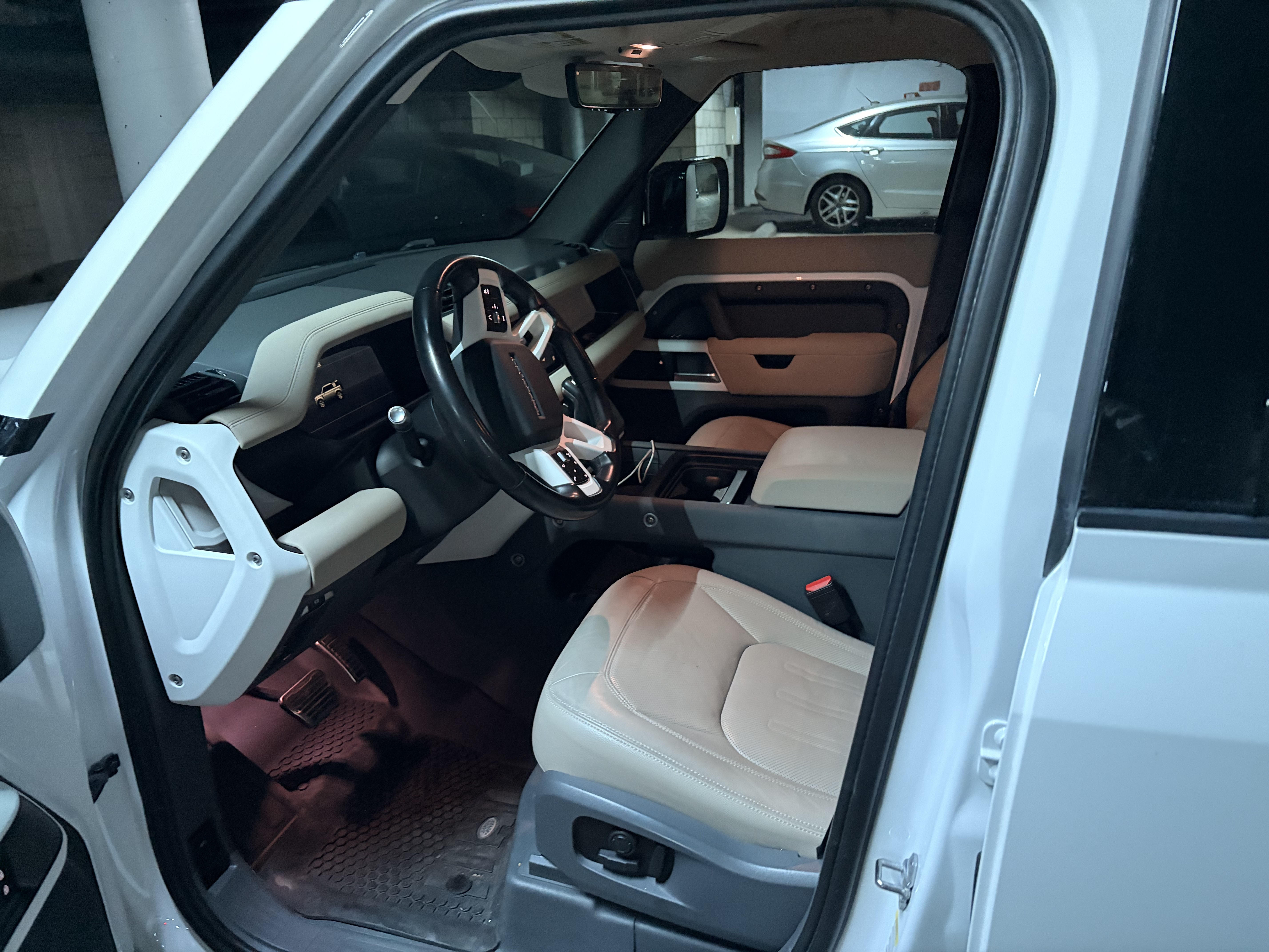 Used 2022 Land Rover Defender 110 SE AWD/4WD image 13