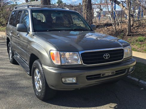 Used 2001 Toyota Land Cruiser image 1