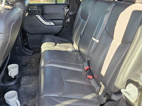 Used 2016 Jeep Wrangler Unlimited Rubicon w/ Max Tow Package image 10