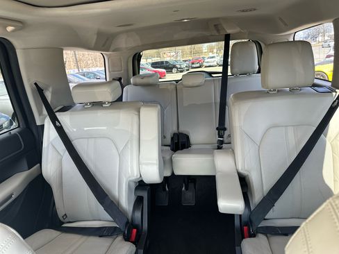 Used 2019 Ford Expedition Platinum image 10