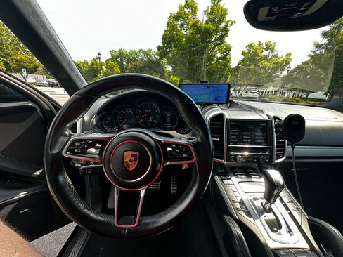 Used 2016 Porsche Cayenne GTS AWD/4WD image 8