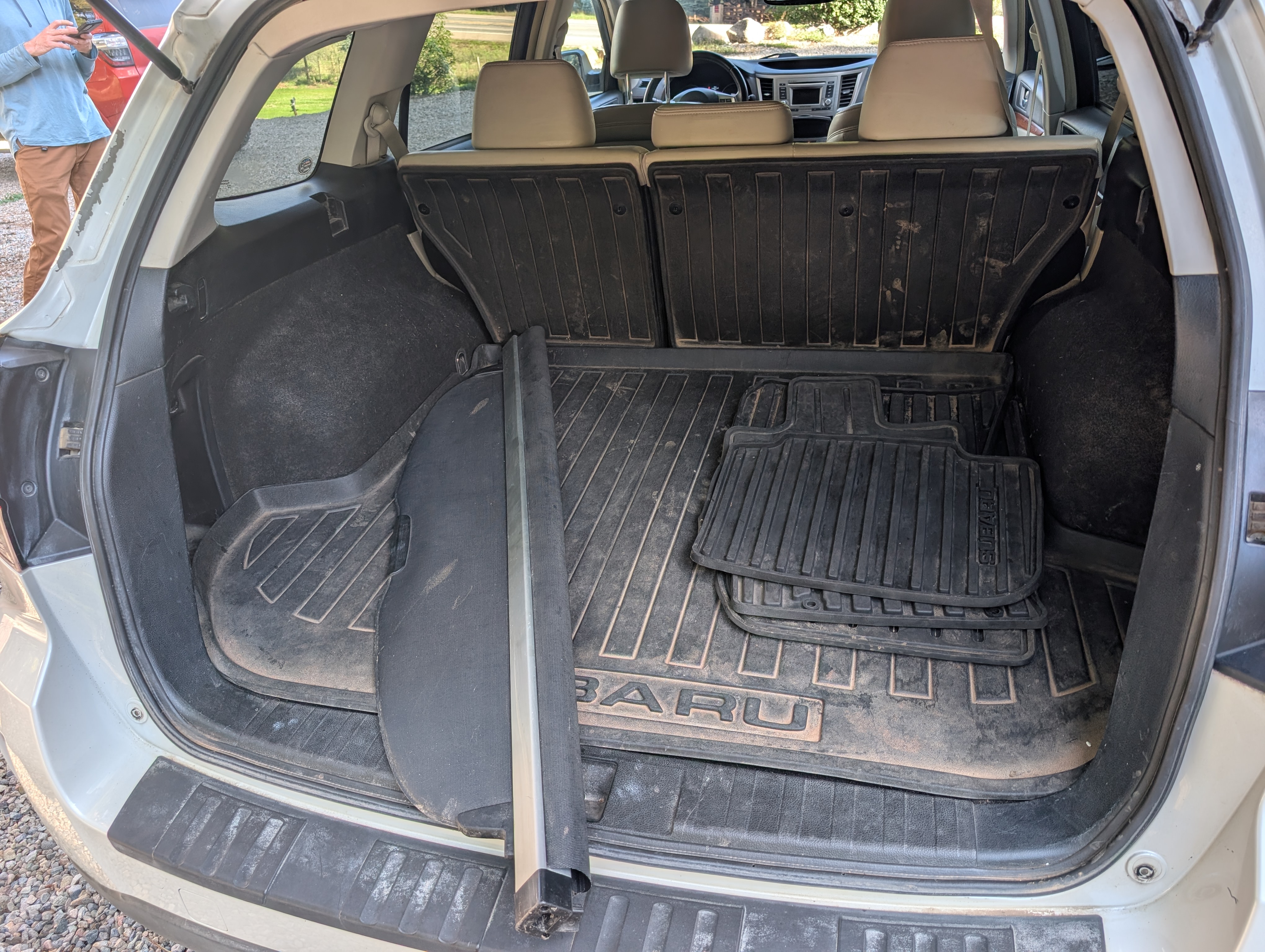 Used 2014 Subaru Outback 3.6R Limited w/ Moonroof Package AWD/4WD image 11