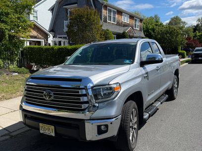Used 2019 Toyota Tundra Limited w/ Limited Premium Package