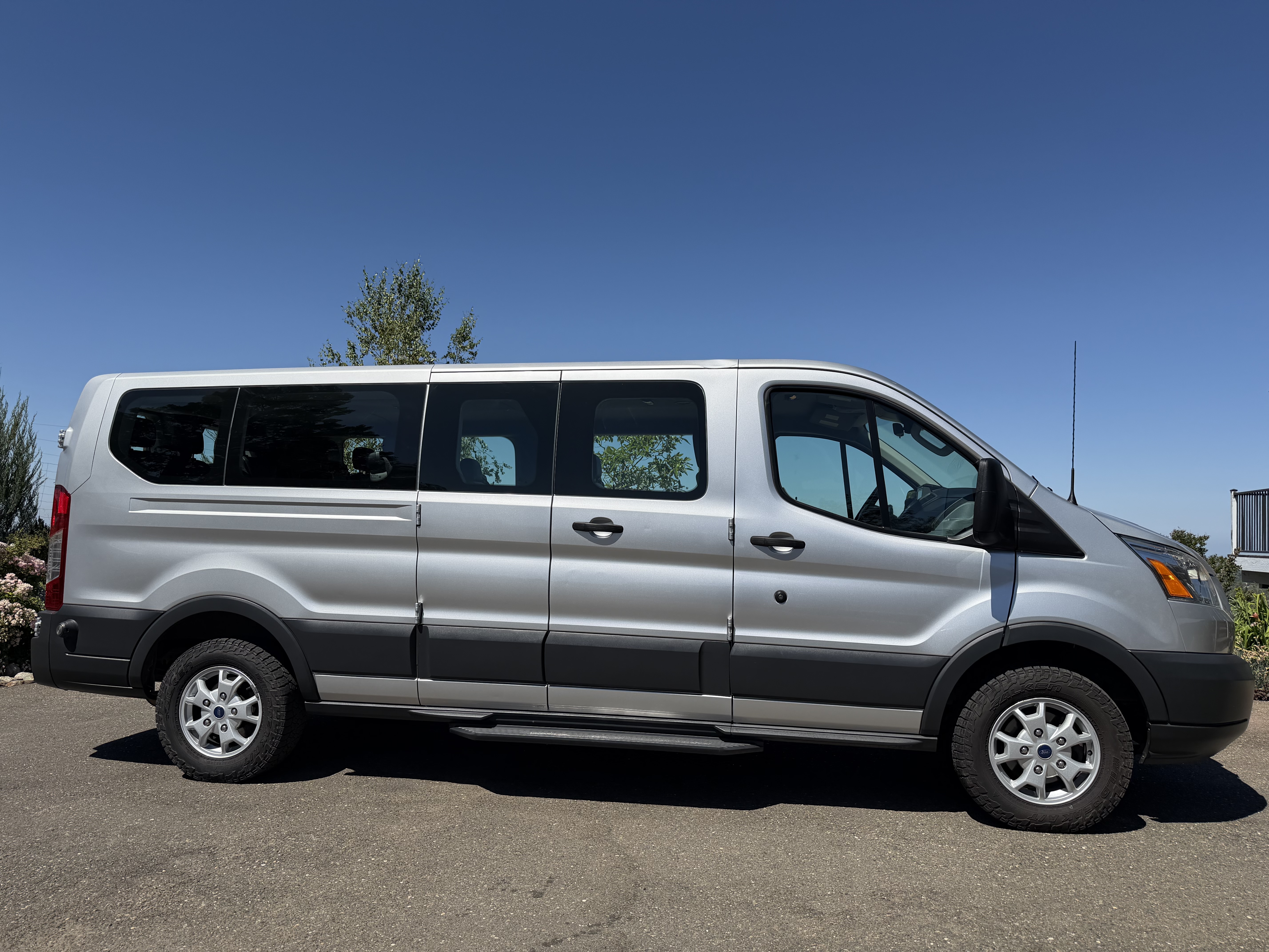 Used 2016 Ford Transit 350 XLT RWD image 13
