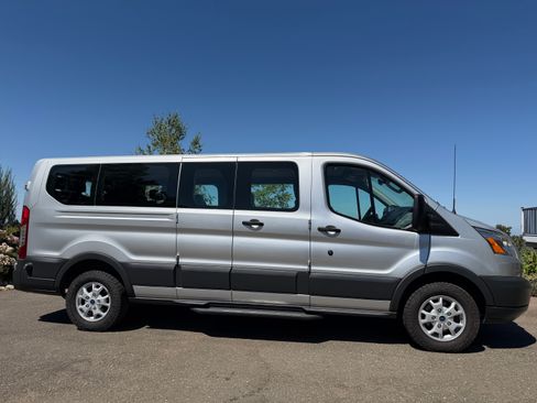 Used 2016 Ford Transit 350 XLT RWD image 13