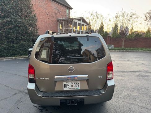 Used 2005 Nissan Pathfinder SE w/ (P01) Se Premium Pkg image 7