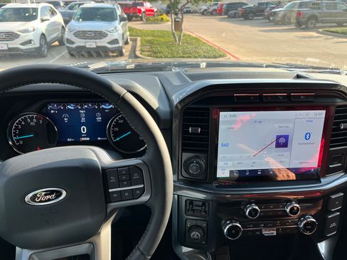 Used 2022 Ford F150 Lariat image 8