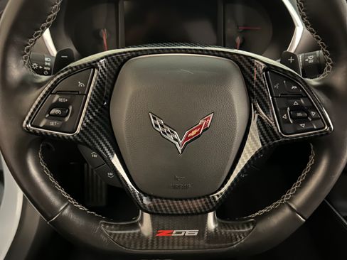 Used 2019 Chevrolet Corvette Z06 RWD image 17