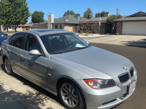 Used 2007 BMW 328i Sedan RWD image 4