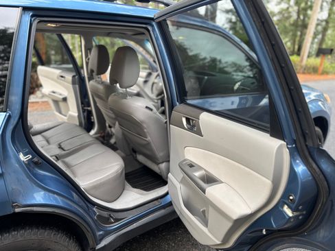 Used 2010 Subaru Forester 2.5XT Limited image 8