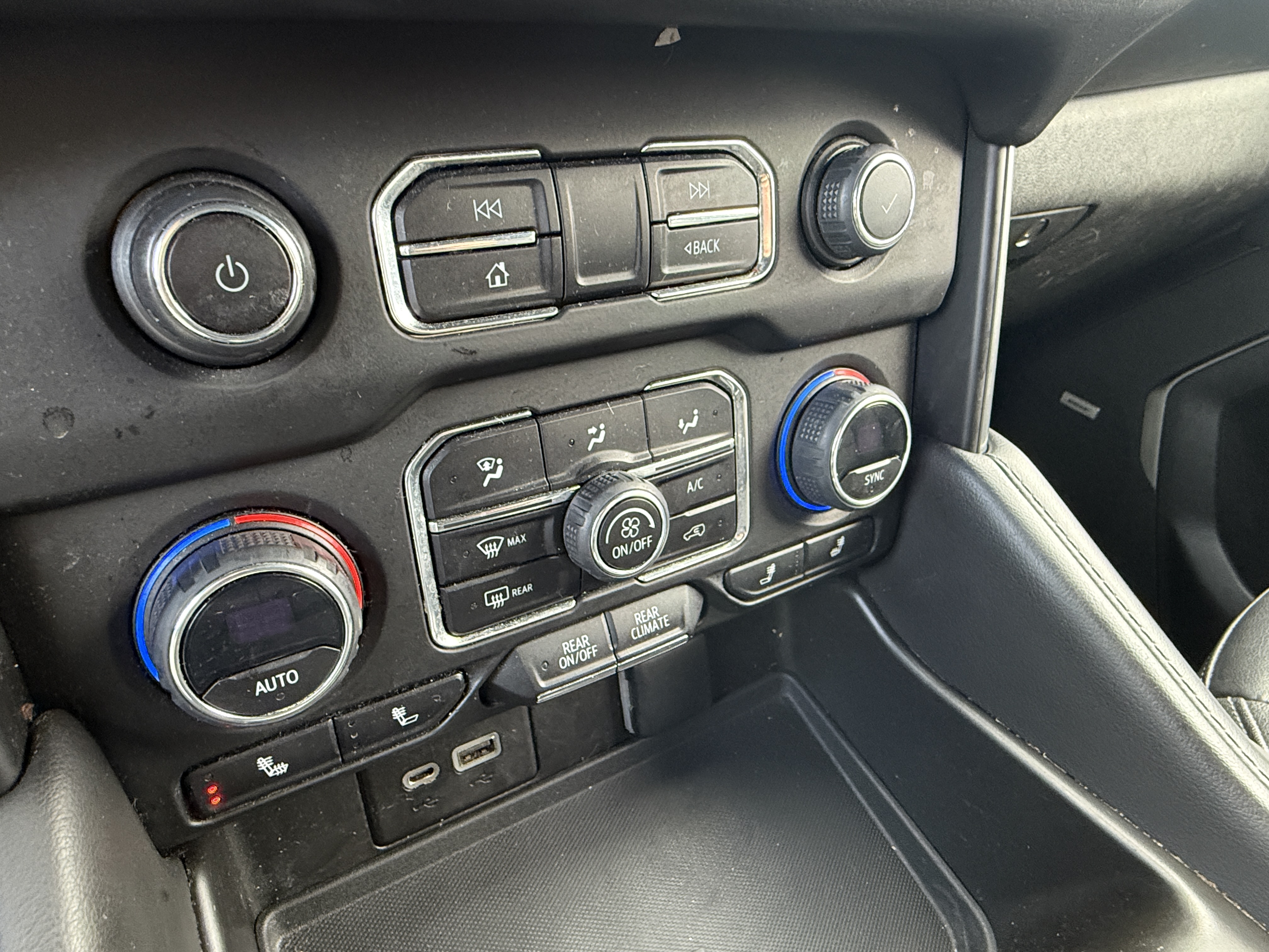 Used 2023 Chevrolet Tahoe LT RWD image 6