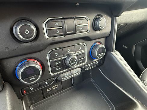 Used 2023 Chevrolet Tahoe LT RWD image 6