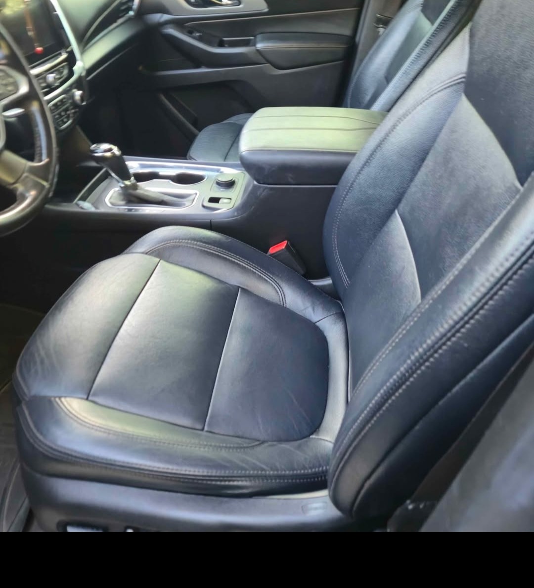 Used 2018 Chevrolet Traverse LT FWD image 4