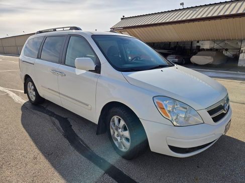 Used 2007 Hyundai Entourage SE image 8