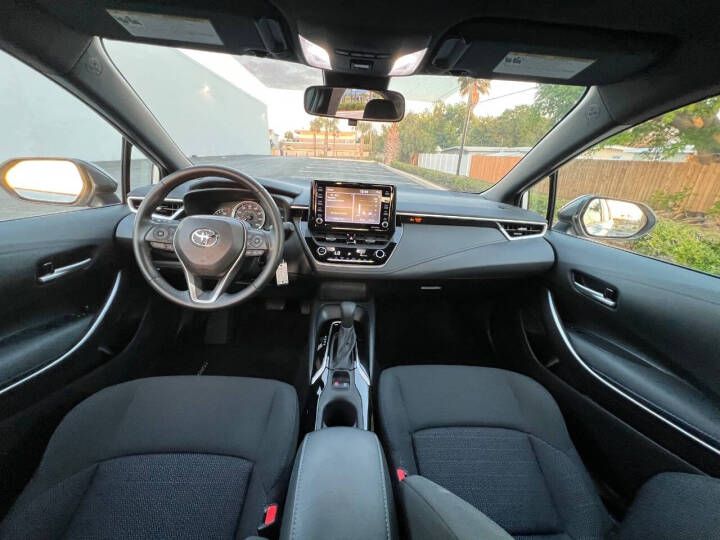 Used 2022 Toyota Corolla SE FWD image 12