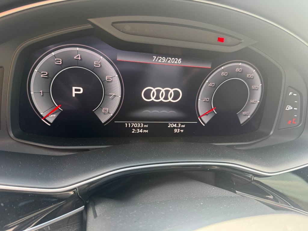 Used 2019 Audi Q8 Premium Plus w/ Premium Plus AWD/4WD image 17