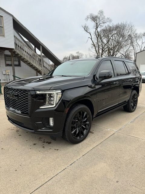 Used 2021 GMC Yukon Denali w/ Denali Premium Package AWD/4WD image 8