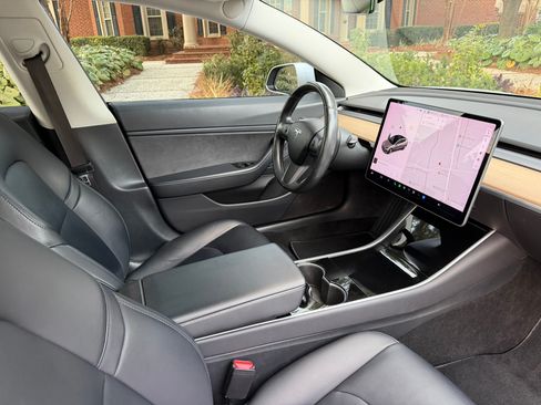 Used 2018 Tesla Model 3 Long Range image 28