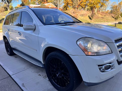 Used 2009 Mercedes-Benz GL 550 4MATIC image 8