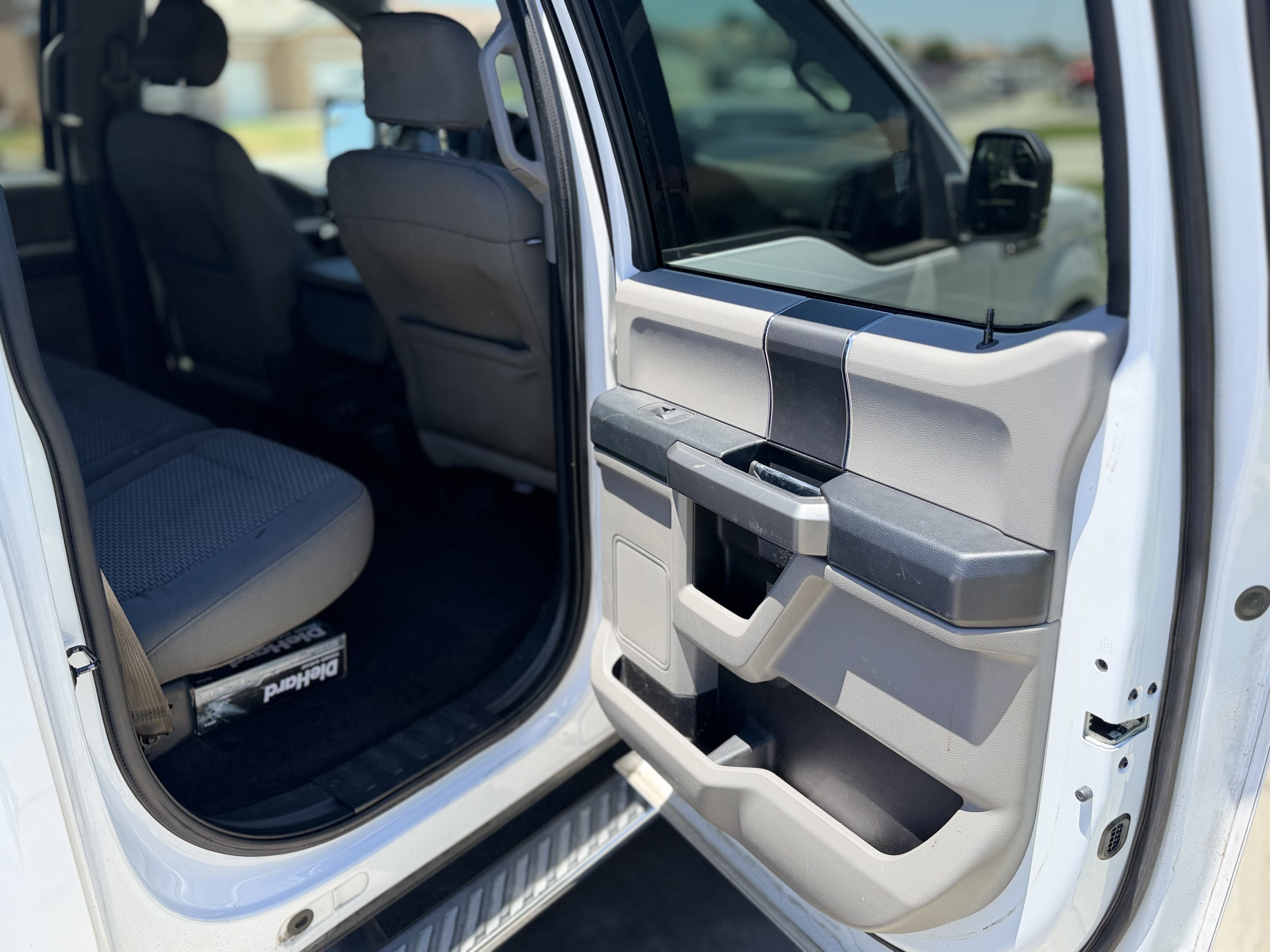 Used 2016 Ford F150 XLT w/ Equipment Group 302A Luxury AWD/4WD image 16