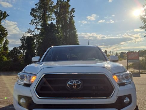 Used 2021 Toyota Tacoma SR5 w/ Blackout Package (TMS) image 1