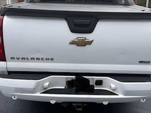 Used 2007 Chevrolet Avalanche LTZ w/ LTZ Preferred Equipment Group AWD/4WD image 8