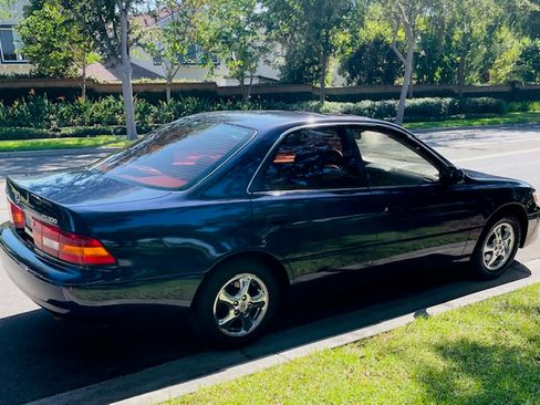 Used 1997 Lexus ES 330 w/ Leather Trim Pkg FWD image 6