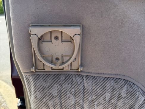 Used 2003 Chevrolet Express 1500 Van 3D w/ Preferred Equipment Group 4 image 16