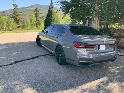 Used 2022 BMW 750i xDrive w/ Executive Package AWD/4WD image 8