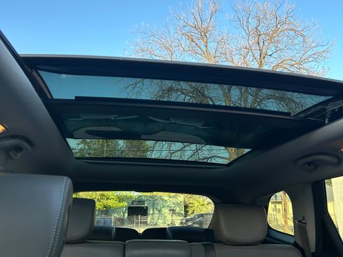 Used 2017 Hyundai Santa Fe SE Ultimate Sport Utility 4D image 9