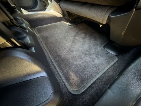 Used 2017 Jeep Grand Cherokee Laredo w/ Quick Order Package 2BE image 19