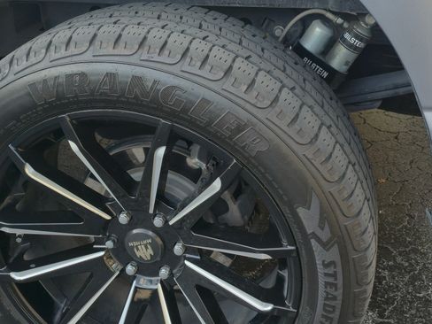 Used 2021 Ford F150 Limited image 10