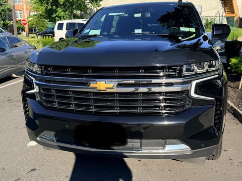 Used 2023 Chevrolet Suburban LT AWD/4WD image 1