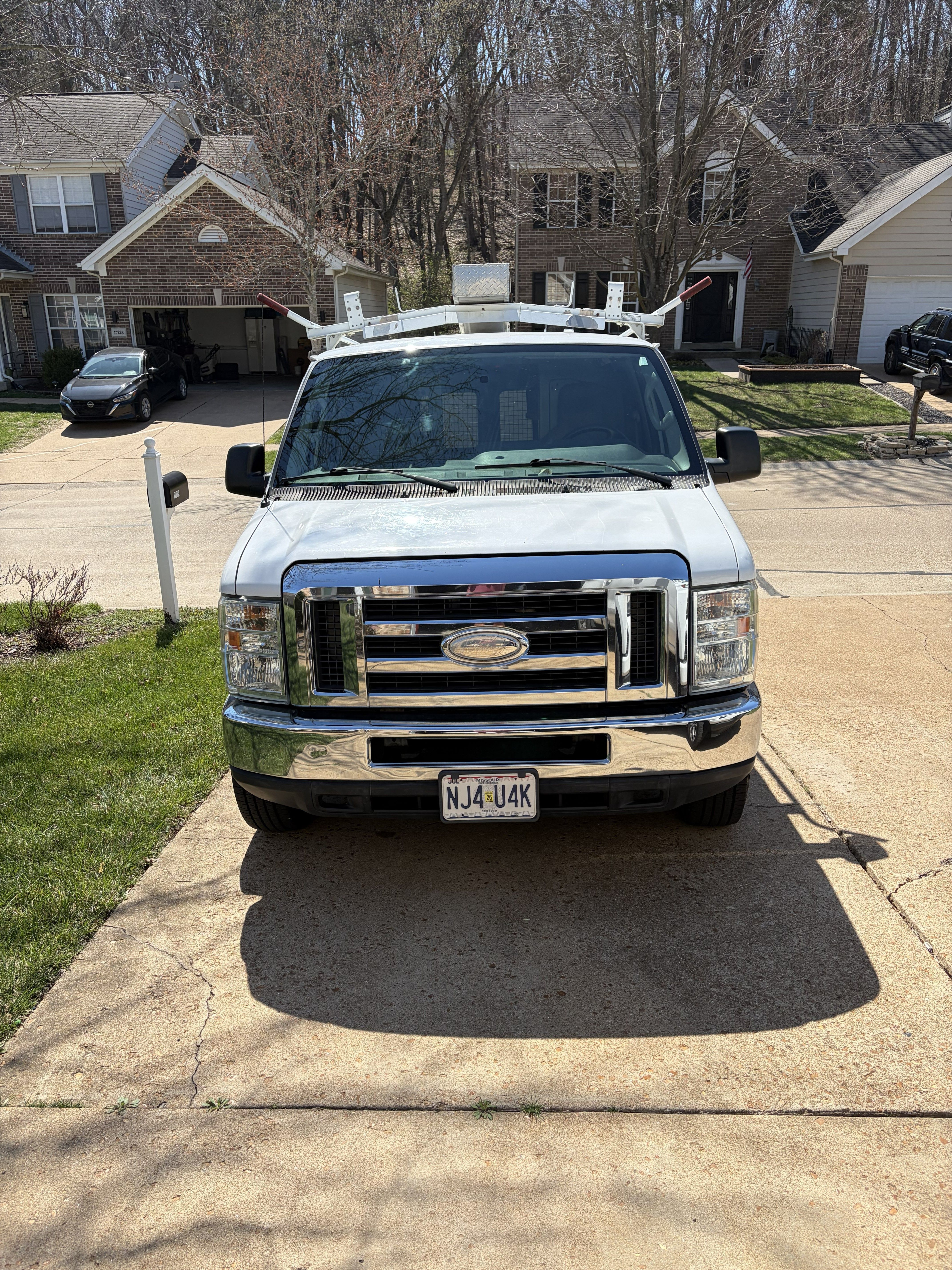 Used 2014 Ford E-250 and Econoline 250 w/ Power Group RWD image 2