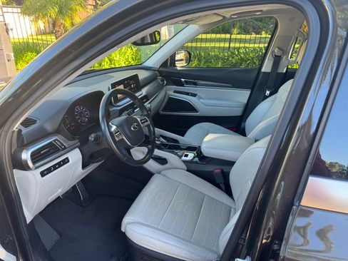 Used 2020 Kia Telluride SX w/ SX Prestige Package image 9