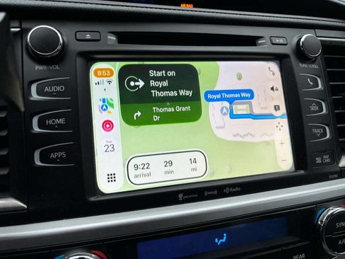 Used 2019 Toyota Highlander XLE image 11