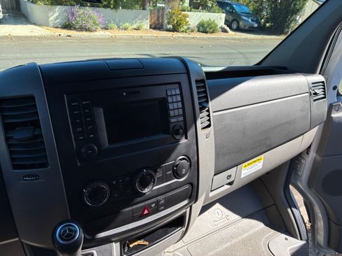 Used 2016 Mercedes-Benz Sprinter 2500 image 16