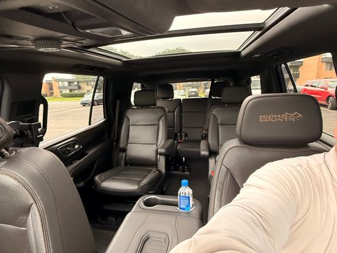 Used 2023 Chevrolet Tahoe High Country w/ Premium Package 2 AWD/4WD image 12