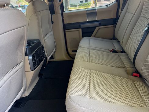 Used 2020 Ford F250 XLT w/ XLT Premium Package image 10