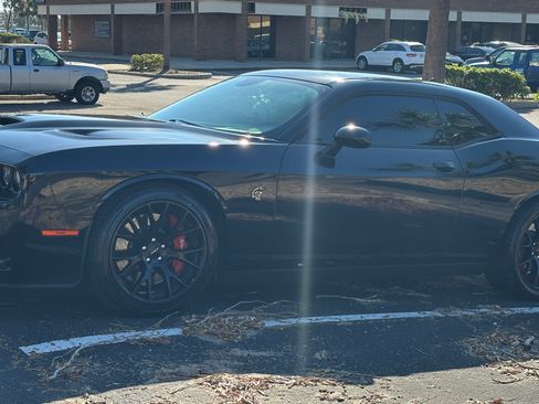 Used 2015 Dodge Challenger SRT Hellcat image 16