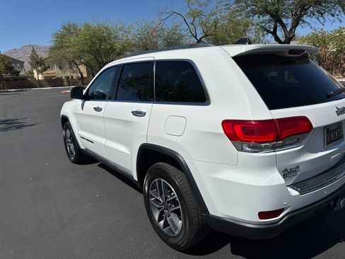Used 2019 Jeep Grand Cherokee Limited w/ Trailer Tow Group IV AWD/4WD image 4