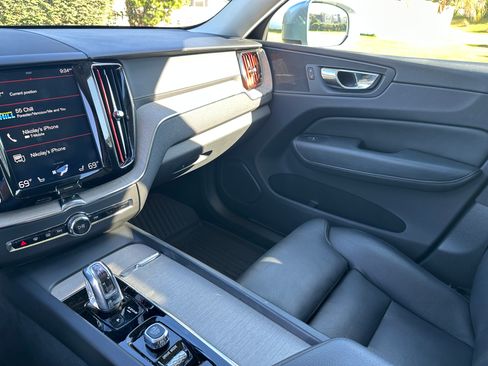 Used 2018 Volvo XC60 T8 Inscription w/ Advanced Package image 9