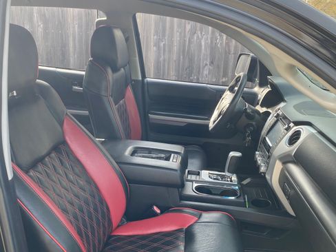 Used 2016 Toyota Tundra SR5 w/ SR5 Upgrade Package image 9